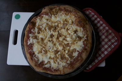 Post image for FAST Whole Wheat Pizza with Sautéed Onions