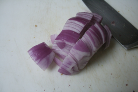 sliced-red-onion