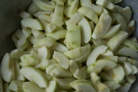 sliced-apples-close