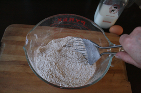 mix-oat-bran-muffin-ingredients