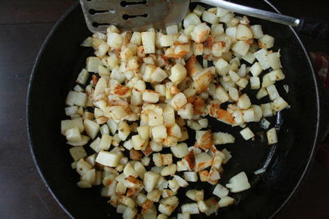 crispy-potatoes-in-pan