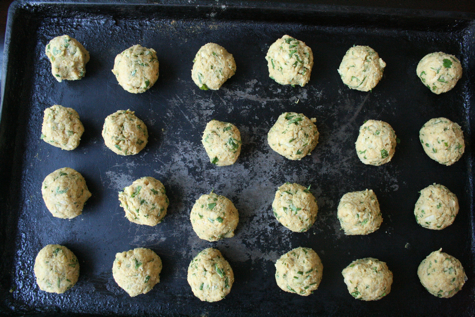 falafel-balls-on-cookie-sheet