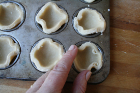 shaping-tart-dough