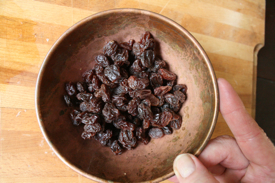 bowl-raisins1