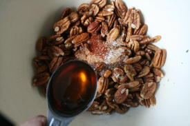mixing-syrup-pecans