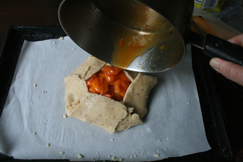 pouring-fruit-syrup